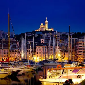 Yacht Idealement Situe Au Coeur Du Vieux-port , Marseille France